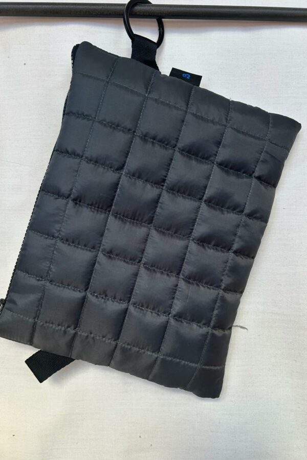 dark grey othonoi